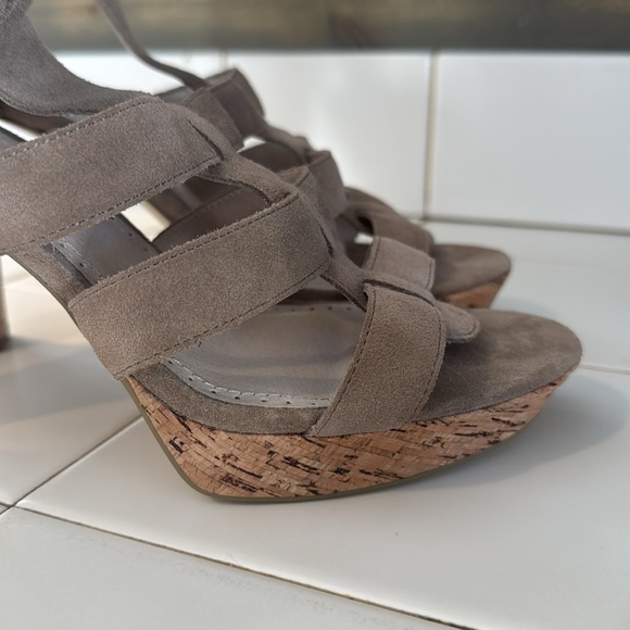 Rosegold Tan Suede Cork Heeled Gladiator Sandals Size 10; Like New! - Picture 10 of 11